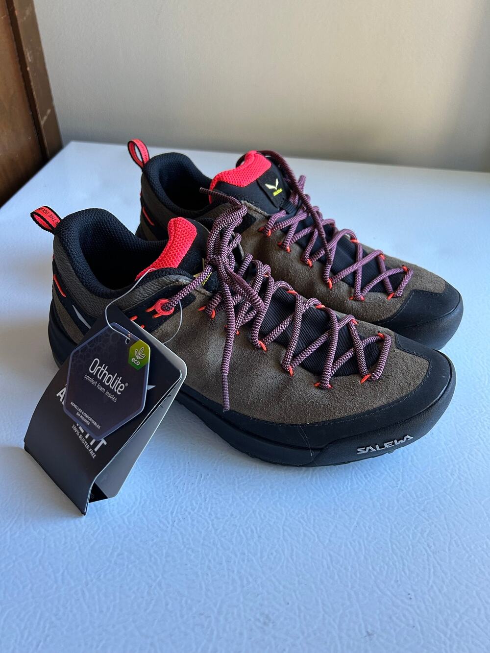 New with Tags Wmns 7.5 Salewa Wildfire Leather Shoe